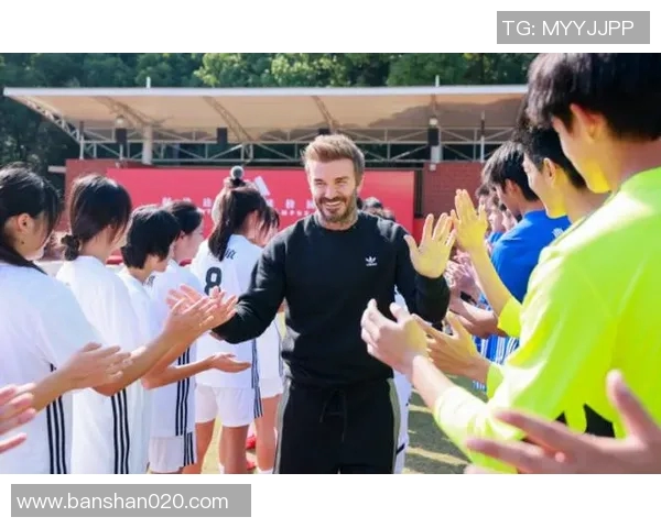 外国足球明星齐聚上海展现球技与魅力引发球迷热潮